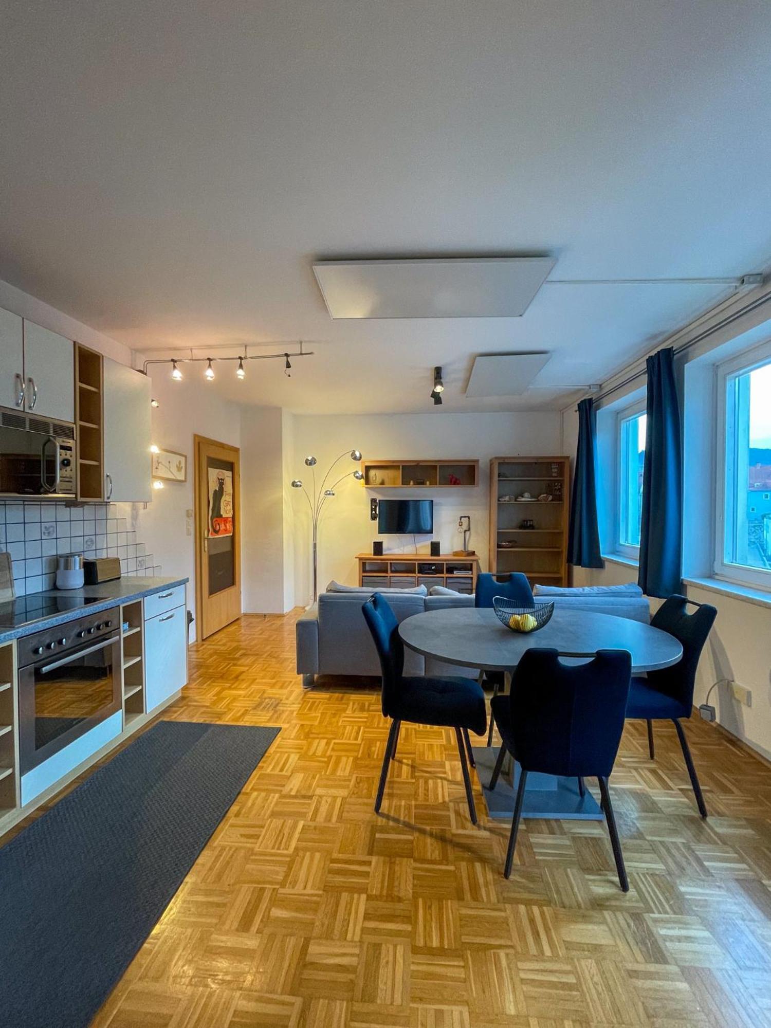Melior City View Apartment Leoben  Bagian luar foto