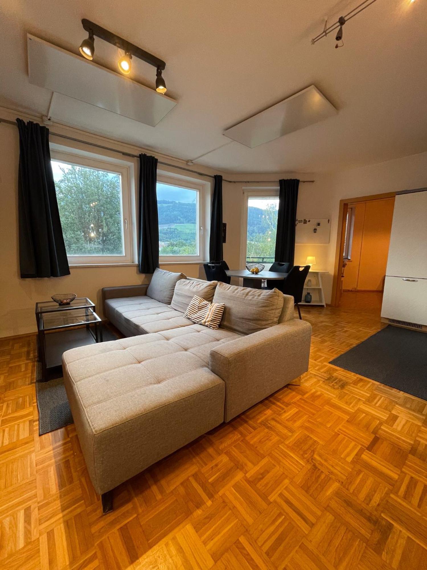 Melior City View Apartment Leoben  Bagian luar foto