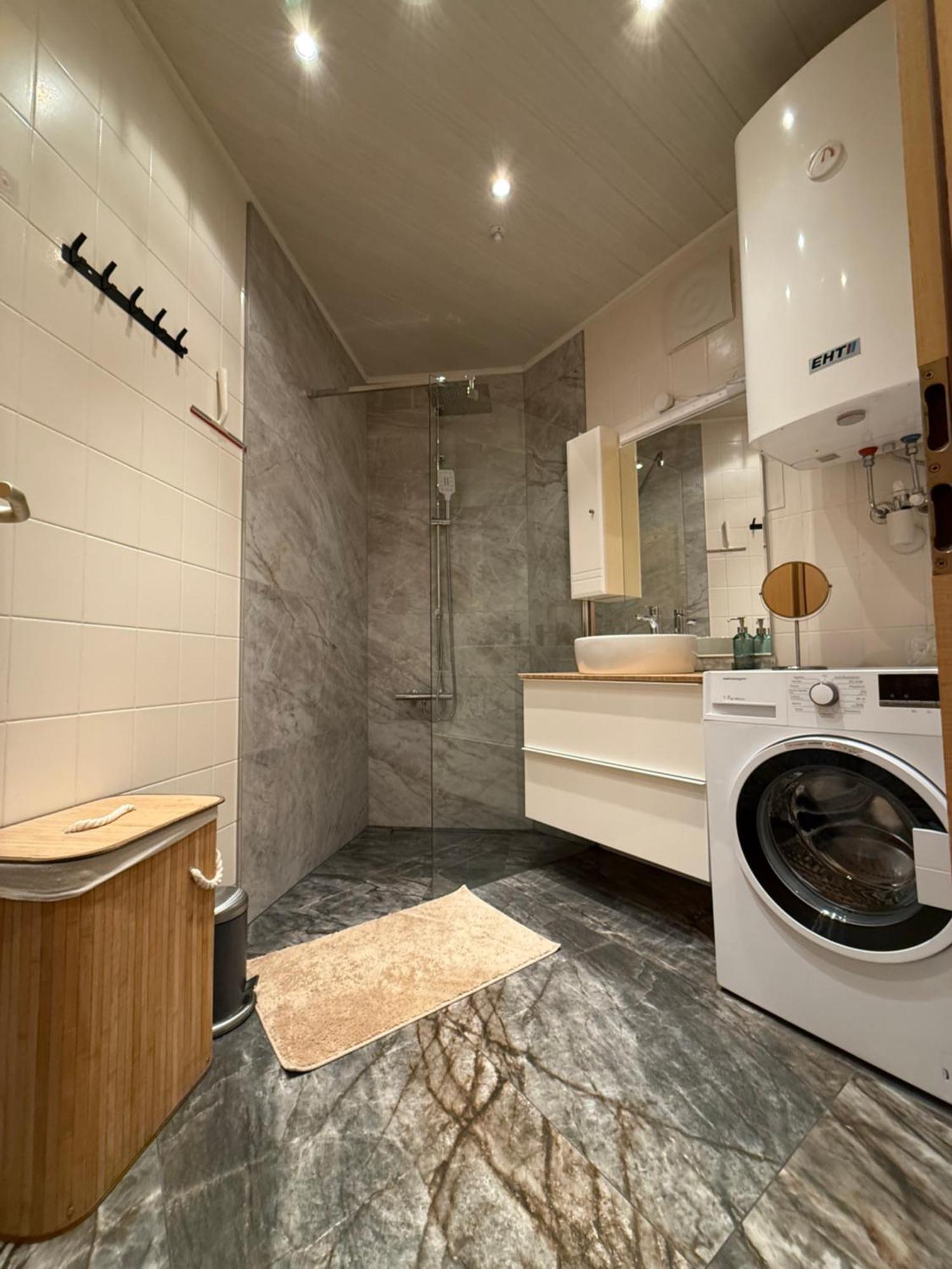 Melior City View Apartment Leoben  Bagian luar foto